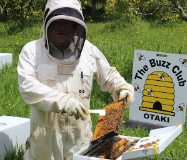 Beekeepers Unite Ōtaki Buzz Club's Compassionate Mission to Revitalize Hawke’s Bay Bee Colonies After Cyclone