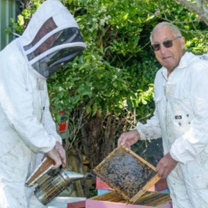 Beekeeping Solidarity Taranaki Beekeepers